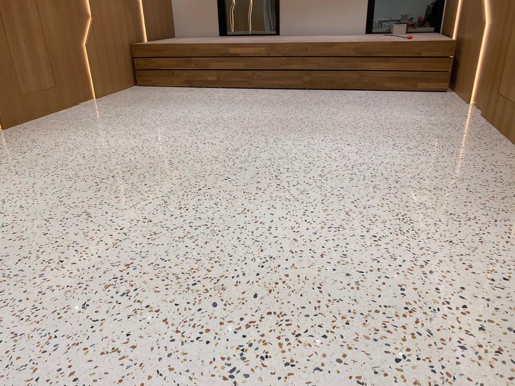 Agglotech terrazzo zemin uygulaması Art Zemin